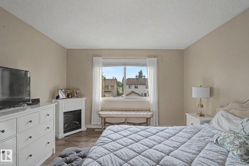 5632 201 St Nw, Edmonton, AB - Indoor Photo Showing Bedroom