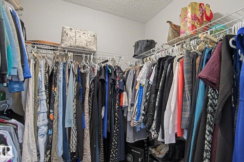 5632 201 St Nw, Edmonton, AB - Indoor With Storage