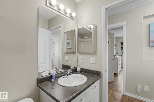 5632 201 St Nw, Edmonton, AB - Indoor Photo Showing Bathroom
