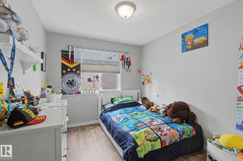 5632 201 St Nw, Edmonton, AB - Indoor Photo Showing Bedroom