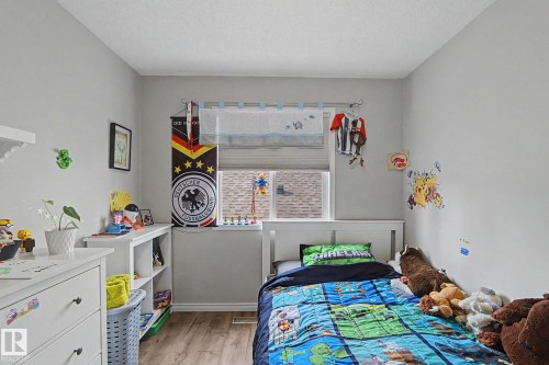 5632 201 St Nw, Edmonton, AB - Indoor Photo Showing Bedroom