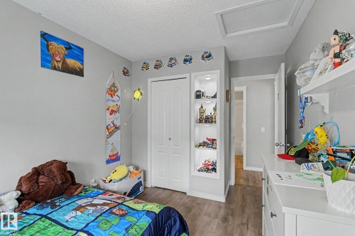 5632 201 St Nw, Edmonton, AB - Indoor Photo Showing Bedroom