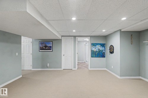 5632 201 St Nw, Edmonton, AB - Indoor
