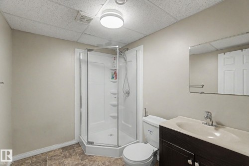5632 201 St Nw, Edmonton, AB - Indoor Photo Showing Bathroom