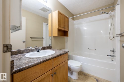 #106 1188 Hyndman Rd Nw, Edmonton, AB - Indoor Photo Showing Bathroom