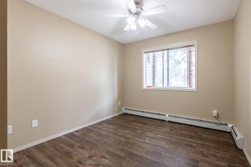 #106 1188 Hyndman Rd Nw, Edmonton, AB - Indoor Photo Showing Other Room