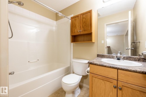 #106 1188 Hyndman Rd Nw, Edmonton, AB - Indoor Photo Showing Bathroom