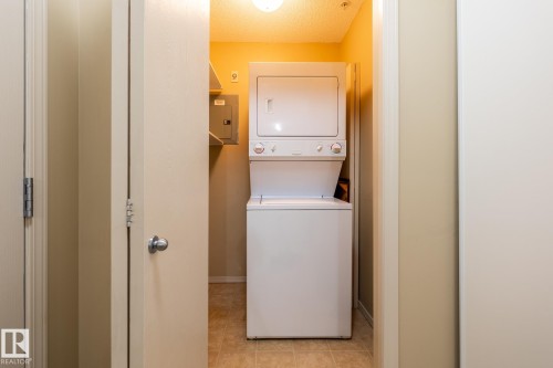 #106 1188 Hyndman Rd Nw, Edmonton, AB - Indoor Photo Showing Laundry Room