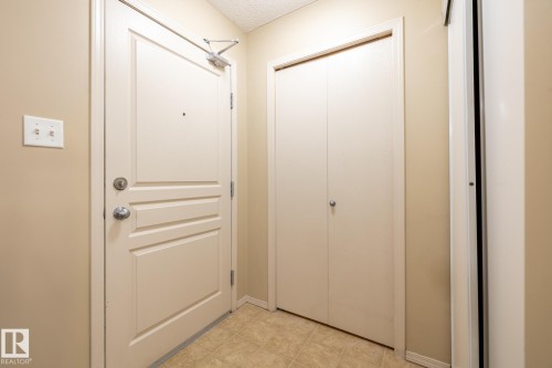 #106 1188 Hyndman Rd Nw, Edmonton, AB - Indoor Photo Showing Other Room
