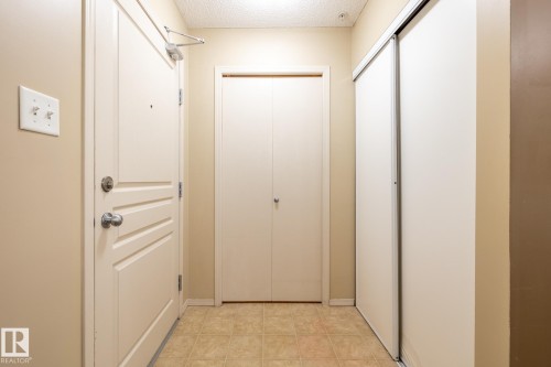 #106 1188 Hyndman Rd Nw, Edmonton, AB - Indoor Photo Showing Other Room