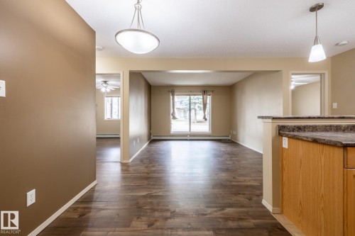 #106 1188 Hyndman Rd Nw, Edmonton, AB - Indoor
