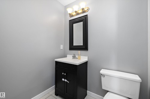 11630 167B Avenue Nw, Edmonton, AB - Indoor Photo Showing Bathroom