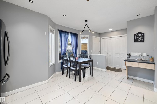 11630 167B Avenue Nw, Edmonton, AB - Indoor Photo Showing Dining Room