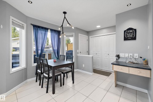 11630 167B Avenue Nw, Edmonton, AB - Indoor Photo Showing Dining Room
