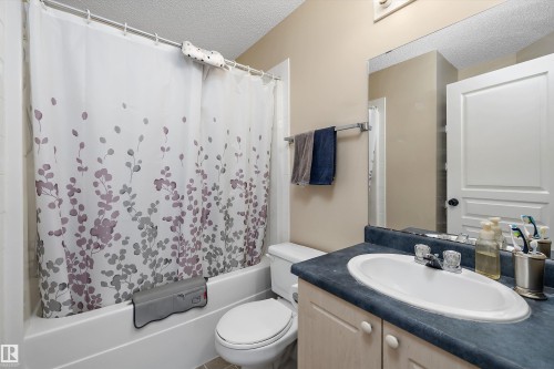 11630 167B Avenue Nw, Edmonton, AB - Indoor Photo Showing Bathroom