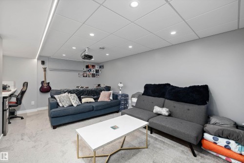 11630 167B Avenue Nw, Edmonton, AB - Indoor Photo Showing Other Room