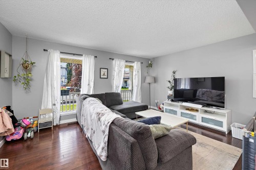 11630 167B Avenue Nw, Edmonton, AB - Indoor Photo Showing Living Room