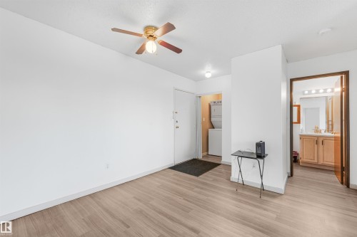 #410 5065 31 Av Nw, Edmonton, AB - Indoor Photo Showing Other Room