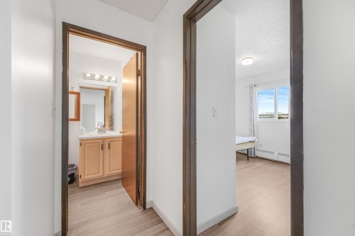 #410 5065 31 Av Nw, Edmonton, AB - Indoor Photo Showing Other Room