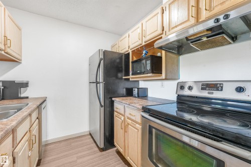 #410 5065 31 Av Nw, Edmonton, AB - Indoor Photo Showing Kitchen