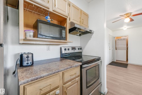 #410 5065 31 Av Nw, Edmonton, AB - Indoor Photo Showing Kitchen