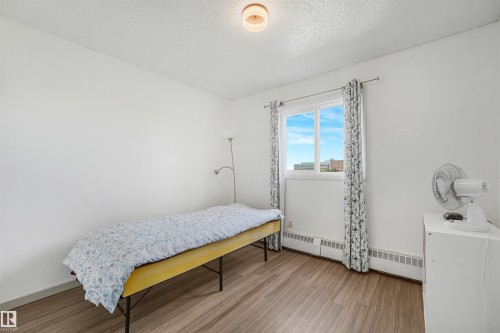 #410 5065 31 Av Nw, Edmonton, AB - Indoor Photo Showing Bedroom