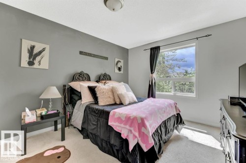 #229 1520 Hammond Gate Nw, Edmonton, AB - Indoor Photo Showing Bedroom