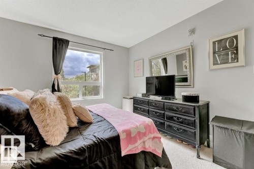 #229 1520 Hammond Gate Nw, Edmonton, AB - Indoor Photo Showing Bedroom
