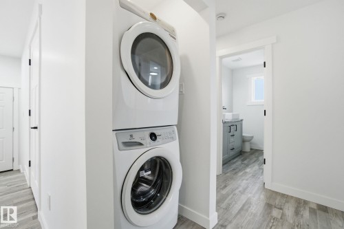 7112 132 Avenue Nw, Edmonton, AB - Indoor Photo Showing Laundry Room