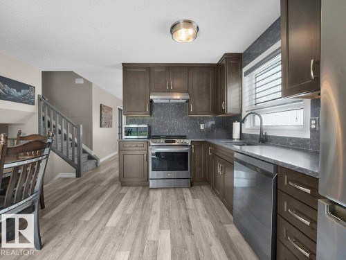 330 Pearson Crescent Nw, Edmonton, AB - Indoor Photo Showing Kitchen