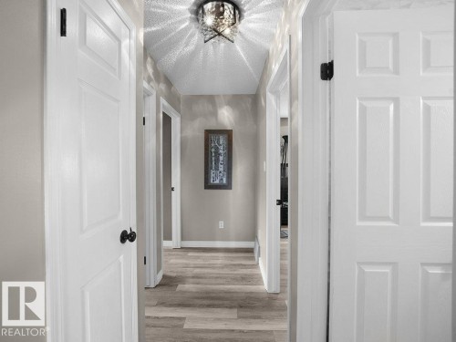 330 Pearson Crescent Nw, Edmonton, AB - Indoor Photo Showing Other Room