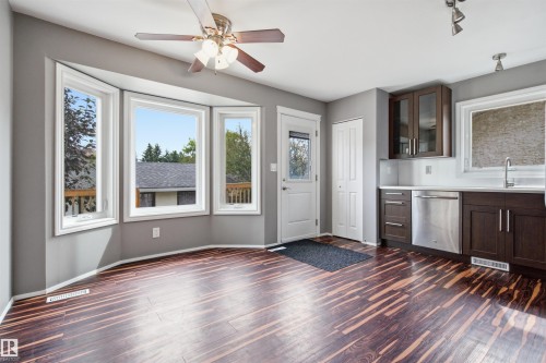 18303 76 Avenue Nw, Edmonton, AB - Indoor Photo Showing Kitchen