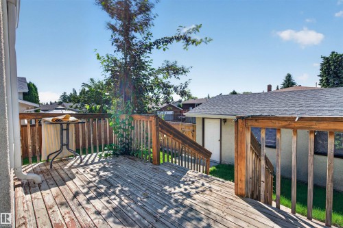 18303 76 Avenue Nw, Edmonton, AB - Outdoor