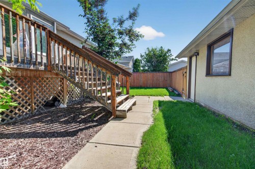 18303 76 Avenue Nw, Edmonton, AB - Outdoor