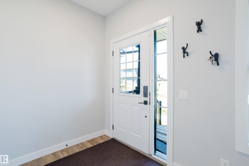1665 Plum Circle Circle Sw, Edmonton, AB - Indoor Photo Showing Other Room