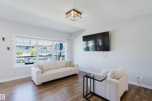 1665 Plum Circle Circle Sw, Edmonton, AB - Indoor Photo Showing Living Room