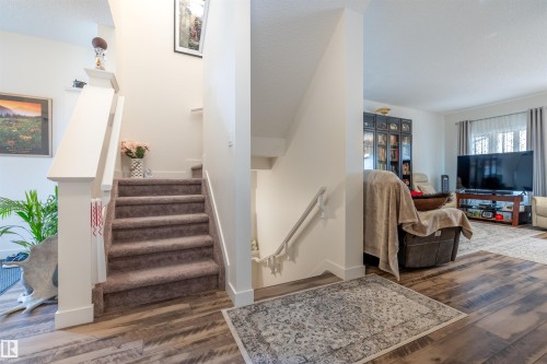 2066 Graydon Hill Crescent Sw, Edmonton, AB - Indoor Photo Showing Other Room