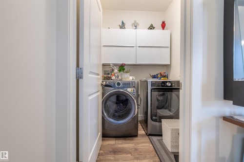 2066 Graydon Hill Crescent Sw, Edmonton, AB - Indoor Photo Showing Laundry Room