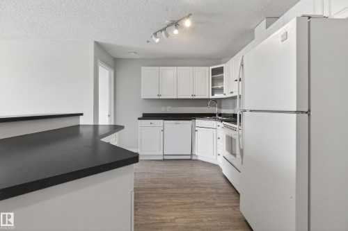 #319 16303 95 St Nw, Edmonton, AB - Indoor Photo Showing Kitchen
