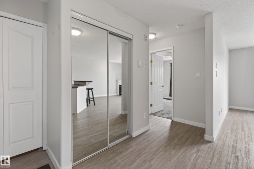 #319 16303 95 St Nw, Edmonton, AB - Indoor Photo Showing Other Room