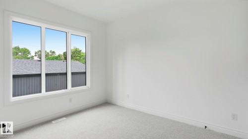 9224 94 Street Nw, Edmonton, AB - Indoor Photo Showing Other Room