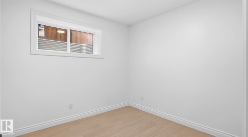 9224 94 Street Nw, Edmonton, AB - Indoor Photo Showing Other Room