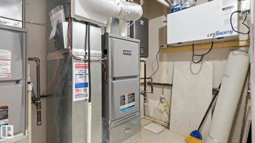9224 94 Street Nw, Edmonton, AB - Indoor Photo Showing Basement