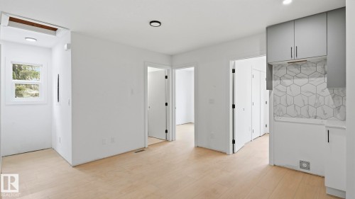 9224 94 Street Nw, Edmonton, AB - Indoor Photo Showing Other Room