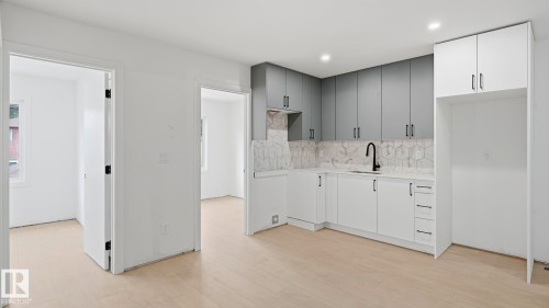 9224 94 Street Nw, Edmonton, AB - Indoor Photo Showing Other Room
