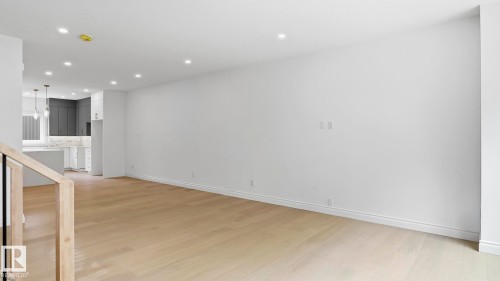 9224 94 Street Nw, Edmonton, AB - Indoor Photo Showing Other Room