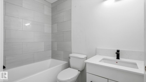 9224 94 Street Nw, Edmonton, AB - Indoor Photo Showing Bathroom