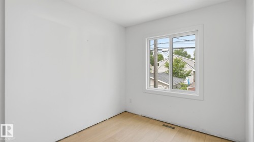 9224 94 Street Nw, Edmonton, AB - Indoor Photo Showing Other Room