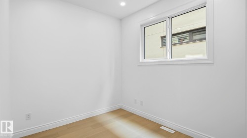 9224 94 Street Nw, Edmonton, AB - Indoor Photo Showing Other Room