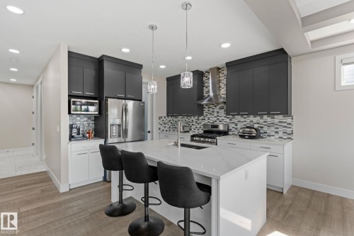 12383 176 Avenue Nw, Edmonton, AB - Indoor Photo Showing Kitchen With Upgraded Kitchen